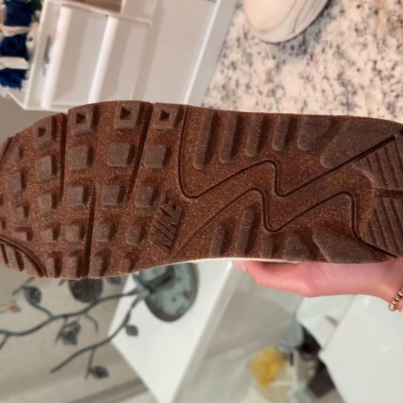 Nike Air Max 90's - Picture 4 of 7